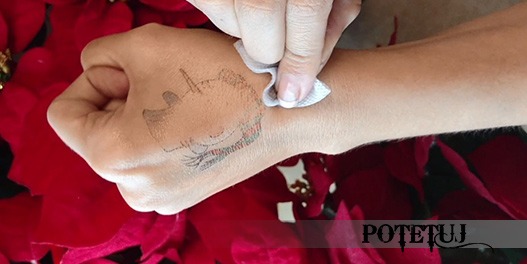 Jak odstranit nalepovací tetování?